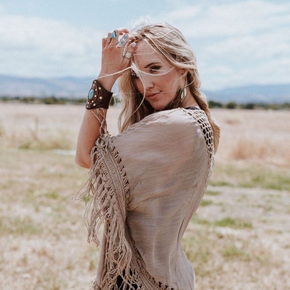 Dreamy Macrame Kimono in Mocha - Picture 5 of 10